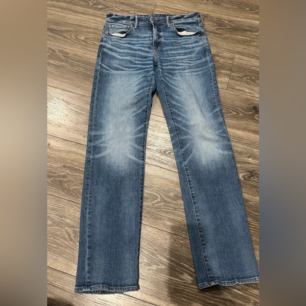American Eagle Outfitters Men's Faded Blue Straight Jeans